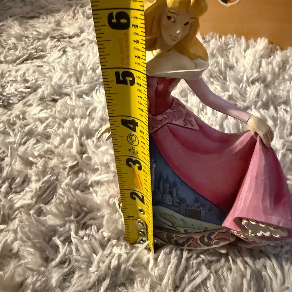 Disney Showcase Collection Figurine Base - Picture 7 of 8